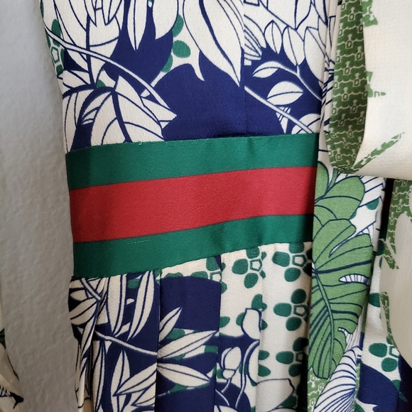 🎈SOLD 🎈NWT Tie Neck Printed Midi  Floral Dress in S - Picture 14 of 15